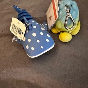 Bath & Body Works shark and turtle pocketbac holders